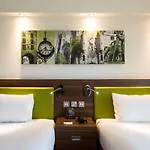 מלון Hampton By Hilton יורק