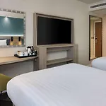 Hampton By Hilton מלון