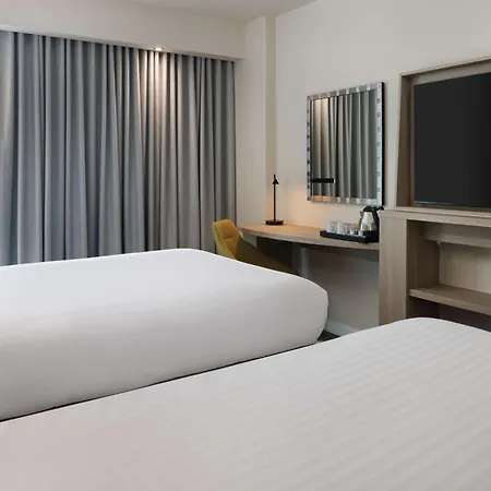 Hampton By Hilton 3*