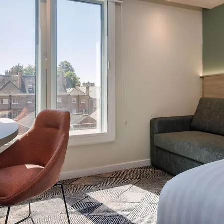 Hotel Hampton By Hilton 3*