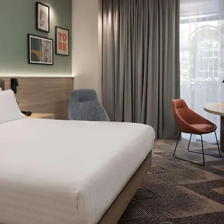 Hampton By Hilton 3*