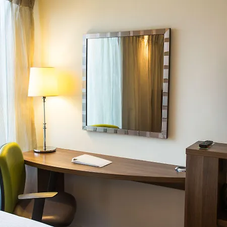 Hotell Hampton By Hilton 3*