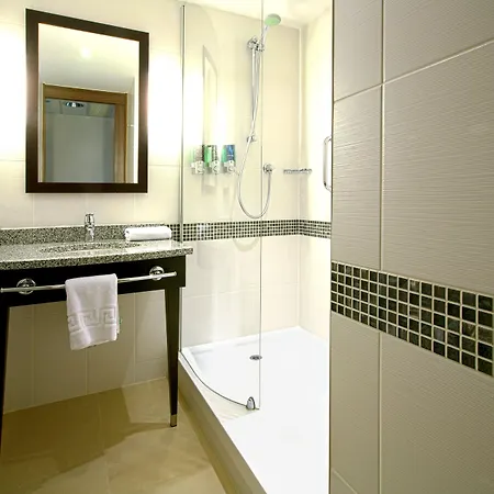 Hampton By Hilton Hotel 3*