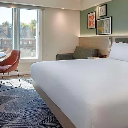 Hampton By Hilton 3*