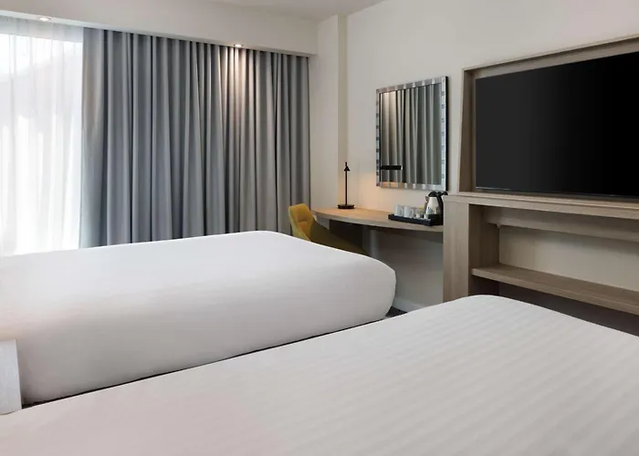 Hampton By Hilton 3*