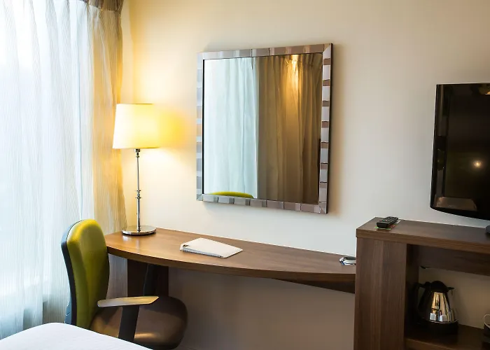 Hotel Hampton By Hilton 3*