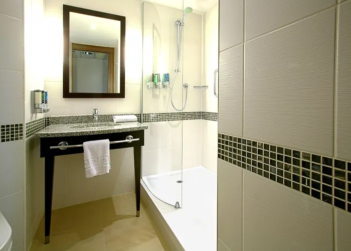 Hampton By Hilton Hotel 3*