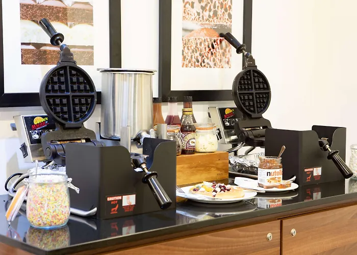 Hotel Hampton By Hilton 3*