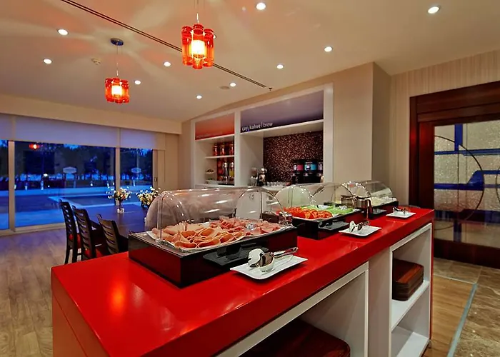 Hotel Hampton By Hilton 3*